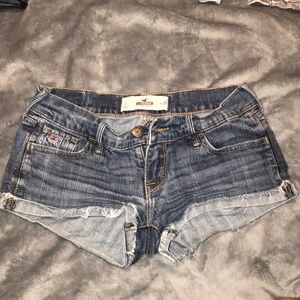 Size 1 Hollister Low-Rise Jean Shorts